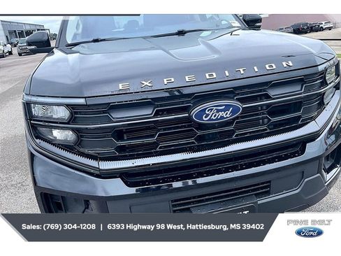 Used 2025 Ford Expedition Max Active AWD/4WD image 22