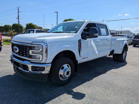 Used 2026 Ford F350 Lariat w/ Lariat Ultimate Package AWD/4WD image 8