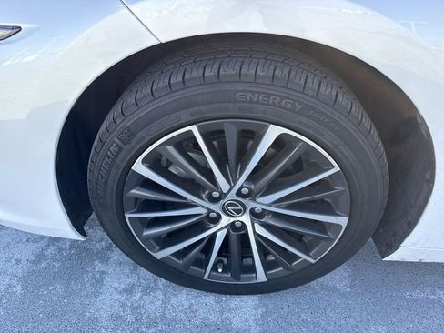 Certified 2024 Lexus ES 350 350 w/ Premium Package image 10