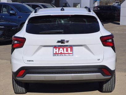 New 2026 Chevrolet Trax LT w/ Sunroof Package