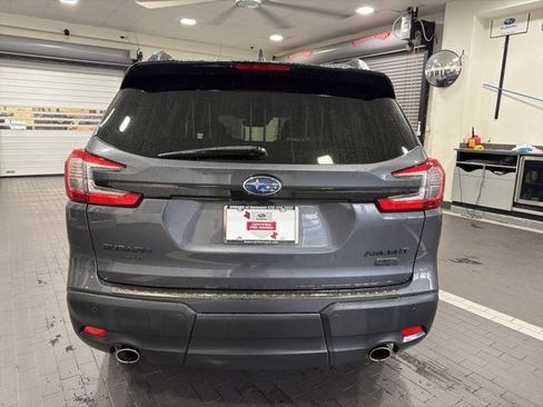 Used 2024 Subaru Ascent Onyx Edition image 4