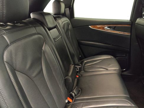 Used 2018 Lincoln MKX Reserve FWD image 19