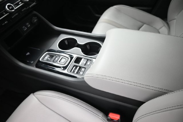 Used 2025 Honda Pilot EX-L image 9