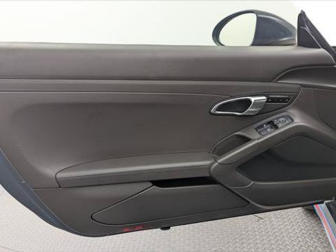 Used 2017 Porsche 718 Cayman S RWD image 12