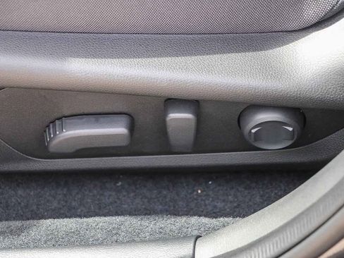 Used 2025 Subaru Crosstrek 2.0i Premium image 20