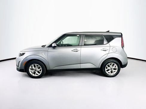 Used 2025 Kia Soul LX w/ LX Technology Package FWD image 4