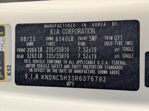 Used 2024 Kia Carnival EX FWD image 25