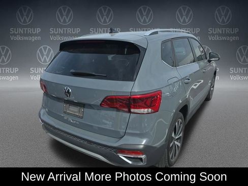 Used 2023 Volkswagen Taos SE image 3