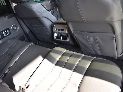 Used 2005 Land Rover Range Rover HSE image 46