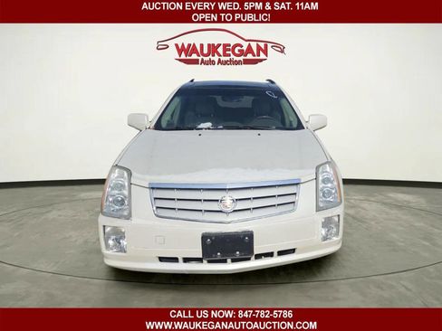 Used 2006 Cadillac SRX w/ Seating Package image 3