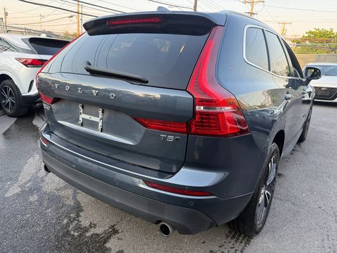 Used 2021 Volvo XC60 T5 Momentum w/ Protection Package AWD/4WD image 3