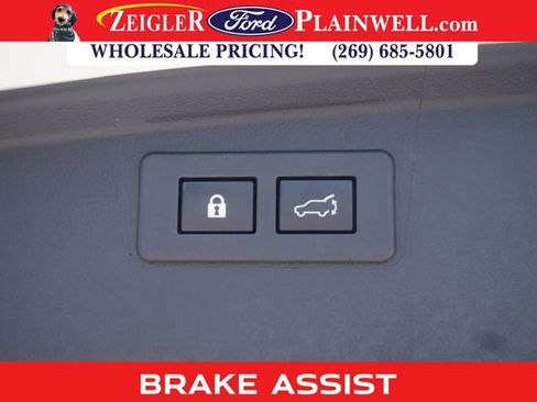Used 2023 Subaru Outback Premium image 11