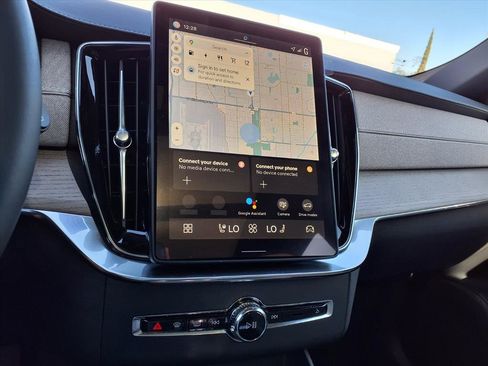 New 2026 Volvo XC90 T8 Core w/ Protection Package Premier image 21