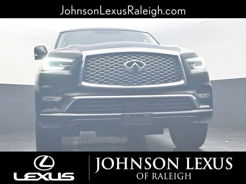 Used 2019 INFINITI QX80 Luxe image 17