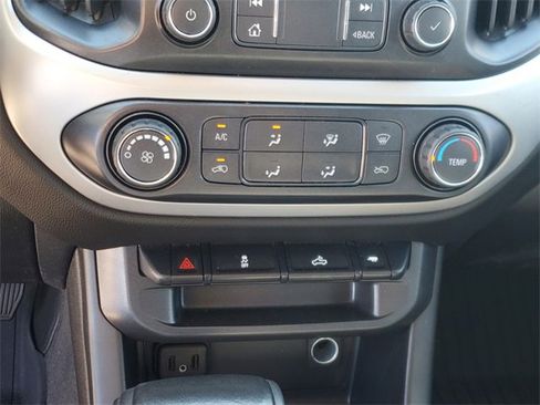 Used 2020 Chevrolet Colorado LT image 25