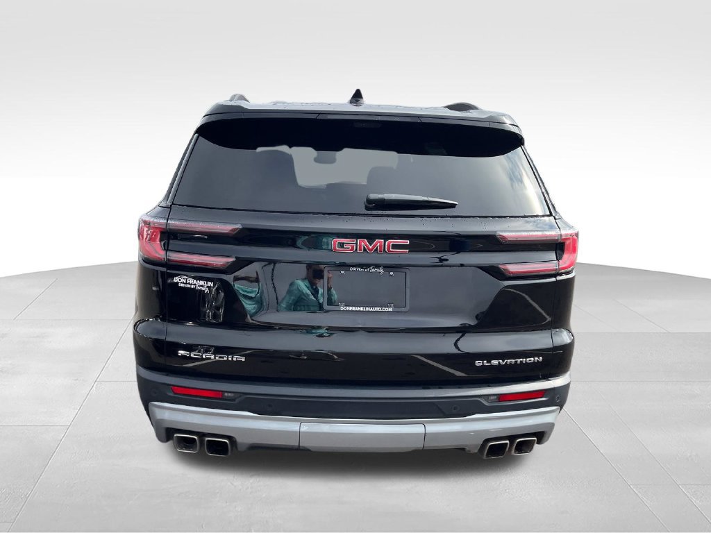 Used 2026 GMC Acadia Elevation w/ Elevation Premium Package FWD image 4