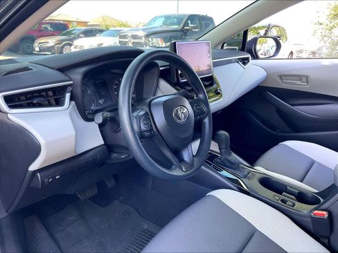 Used 2025 Toyota Corolla LE w/ LE Premium Package FWD image 15