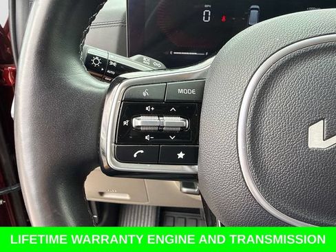 Used 2025 Kia Carnival FWD image 32