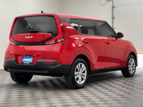 Used 2022 Kia Soul LX FWD image 6