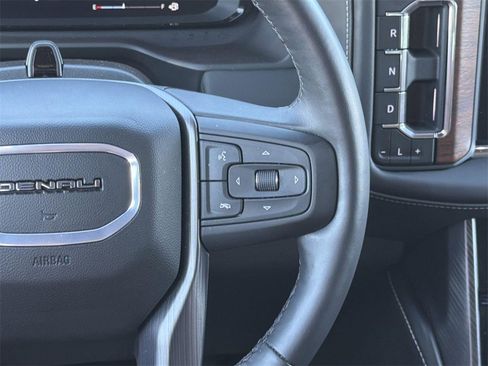 Used 2024 GMC Yukon Denali Ultimate image 10
