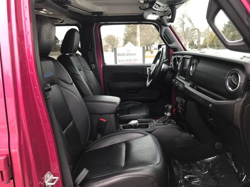 Used 2022 Jeep Wrangler Unlimited Rubicon 4xe w/ Cold Weather Group AWD/4WD image 2