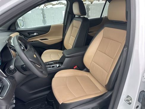 Used 2023 Chevrolet Equinox Premier image 12