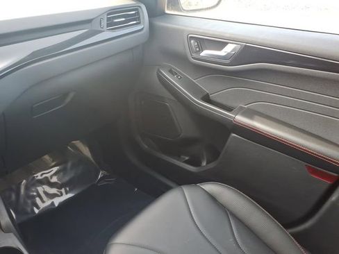 Used 2025 Ford Escape ST-Line Elite w/ Premium Technology Package image 40