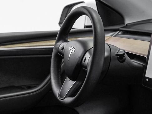Used 2023 Tesla Model Y Long Range AWD/4WD image 17