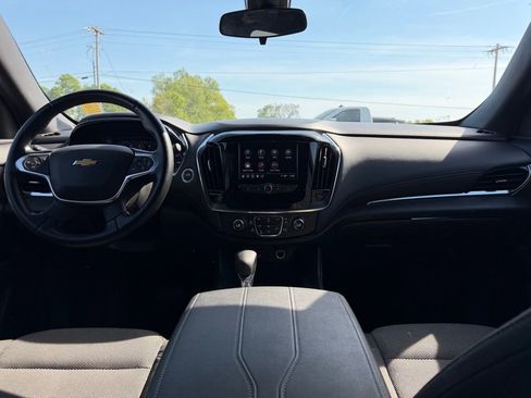 Used 2023 Chevrolet Traverse LT image 18