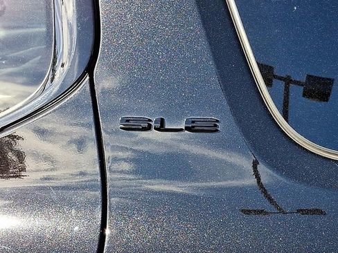 Used 2023 GMC Acadia SLE w/ Driver Convenience Package image 31