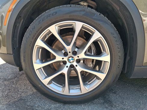 Used 2025 BMW X5 xDrive40i w/ Climate Comfort Package AWD/4WD image 2