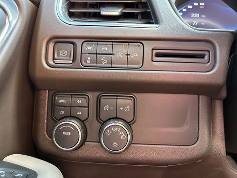 Used 2022 Chevrolet Tahoe Z71 AWD/4WD image 37