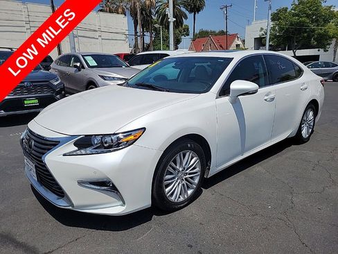 Used 2017 Lexus ES 350 w/ Premium Package FWD image 2