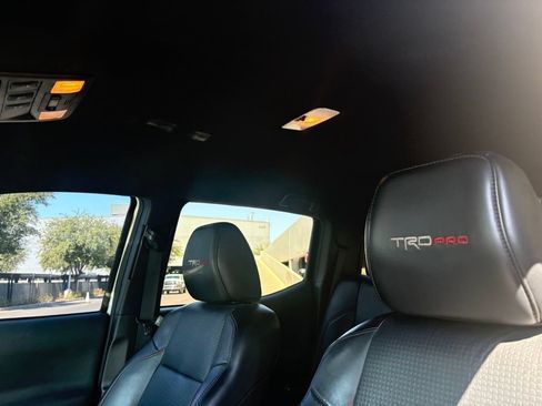 Used 2017 Toyota Tacoma TRD Pro AWD/4WD image 9