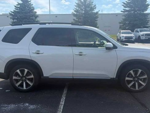 Used 2023 Honda Pilot Elite image 3
