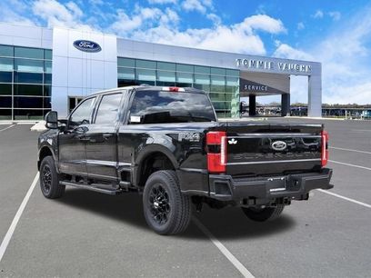 New 2026 Ford F250 Lariat w/ Black Appearance Package