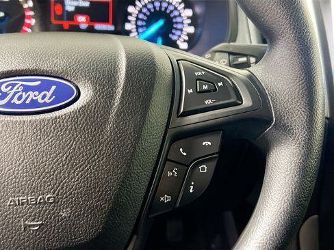 Used 2020 Ford Edge SE image 19