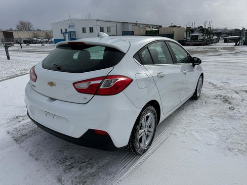 Used 2017 Chevrolet Cruze LT w/ Convenience Package image 5