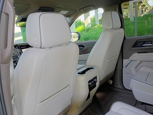 Used 2025 GMC Yukon Denali w/ LPO, Floor Liner Package RWD image 69