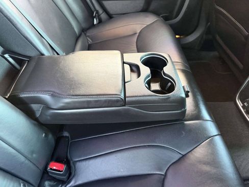 Used 2011 Chrysler 300 Limited RWD image 21