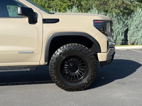Used 2023 GMC Sierra 1500 Elevation AWD/4WD image 6