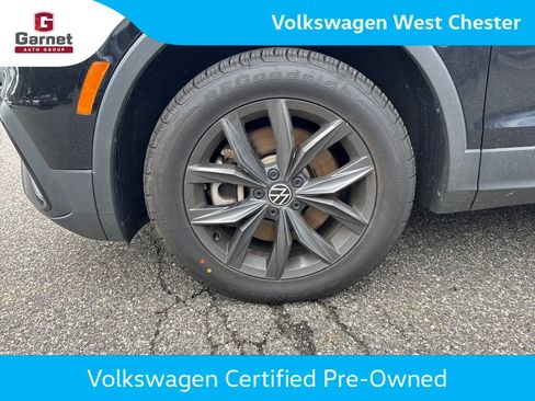 Used 2024 Volkswagen Tiguan SE AWD/4WD image 2
