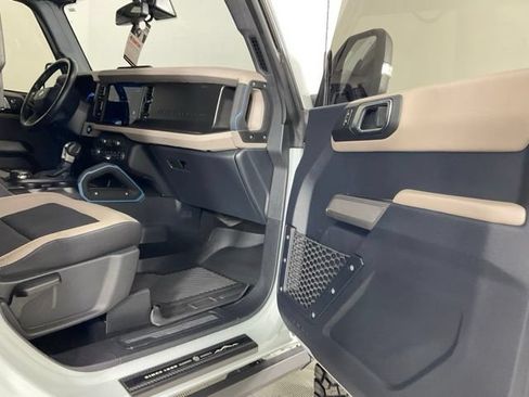 Used 2023 Ford Bronco Wildtrak AWD/4WD image 18