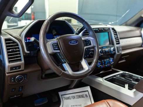 Used 2019 Ford F250 King Ranch w/ King Ranch Ultimate Package AWD/4WD image 11