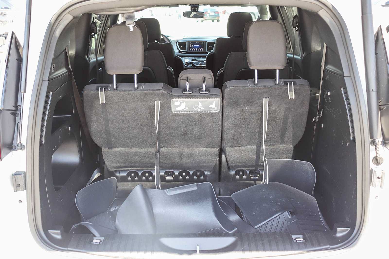 Used 2018 Chrysler Pacifica Touring Plus w/ S Appearance Package FWD image 47
