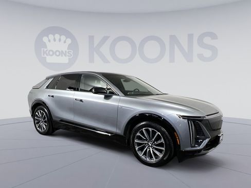 Used 2024 Cadillac Lyriq Sport w/ LPO, Floor Liner Package AWD/4WD image 2