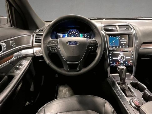 Used 2018 Ford Explorer Limited AWD/4WD image 8
