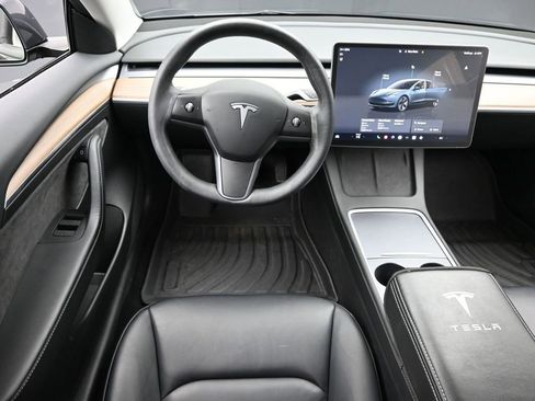 Used 2023 Tesla Model 3 Standard Range image 14