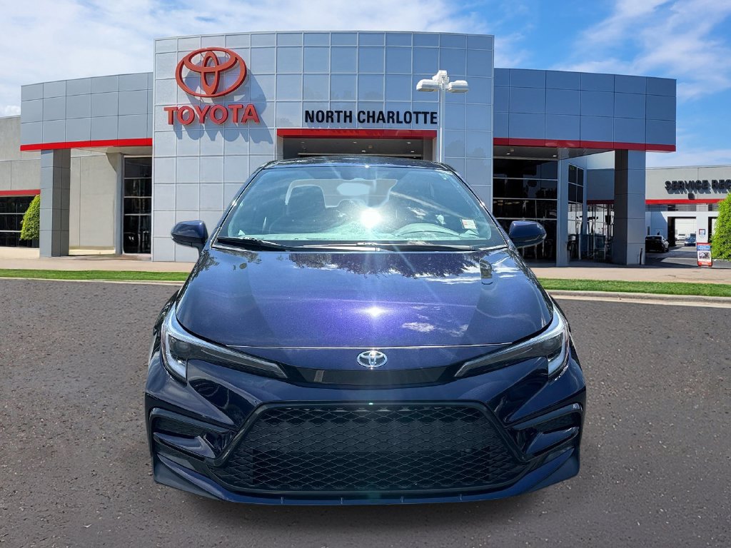 Used 2024 Toyota Corolla SE FWD image 3