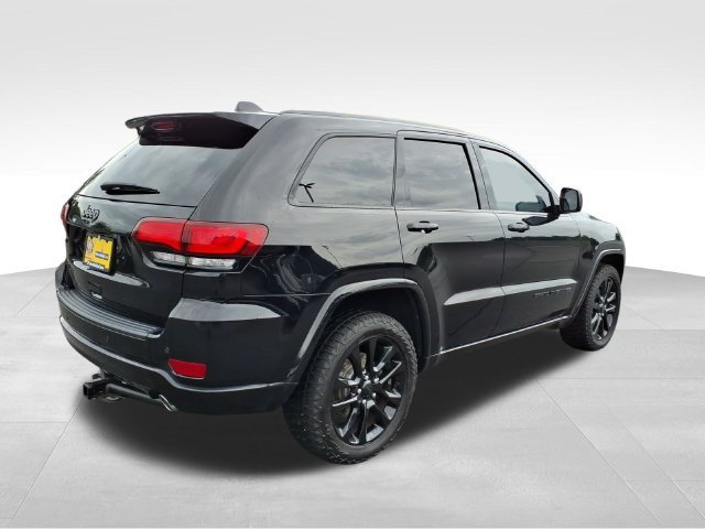 Used 2020 Jeep Grand Cherokee Altitude AWD/4WD image 12
